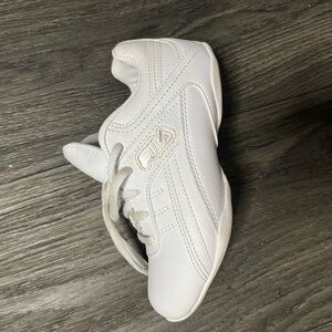 Fila Shout Youth Girls’ Cheer Shoe